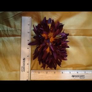 Hawaiian flower clip.