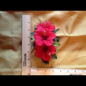 Hibiscus flower clip