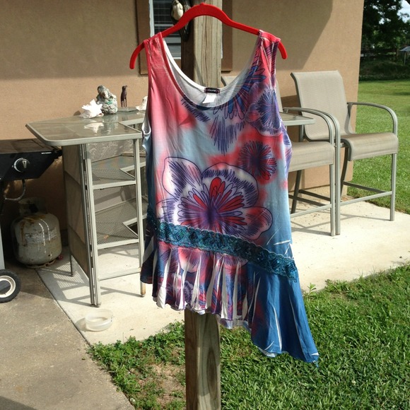 NWT. Tank