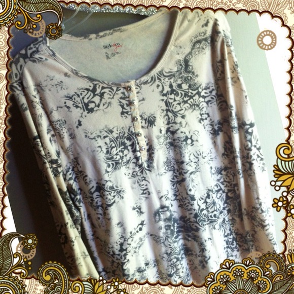 ❤ REDUCED ❤💜 Very Soft and Comfy Top 💜