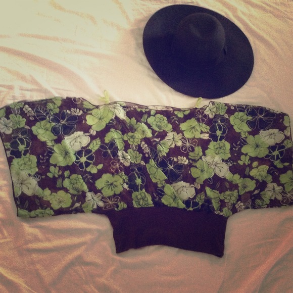 🍀🍀TRADED🍀🍀Blouse - Picture 1 of 1