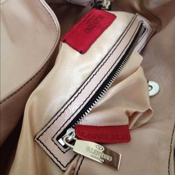 Additional Photos for Valentino Nuage Bag - Picture 2 of 4