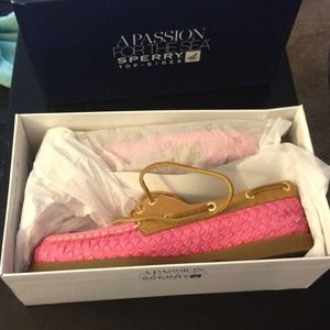 HOT Pink🔥Woven/Cognac Sperry's