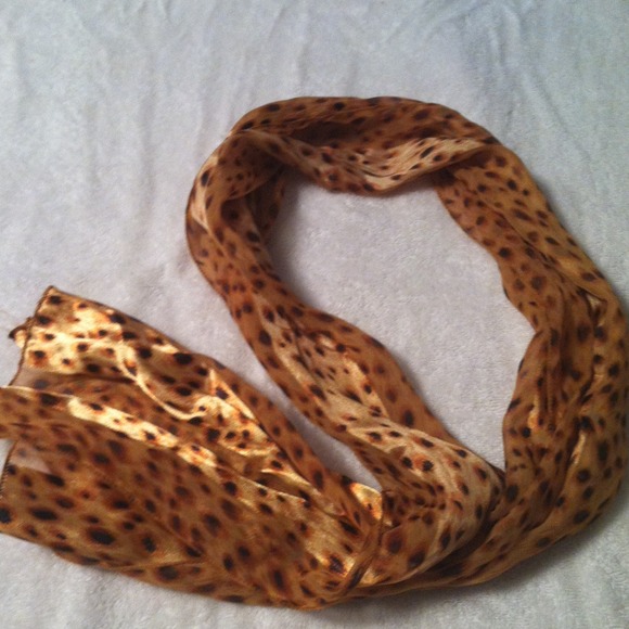Scarf leopard print