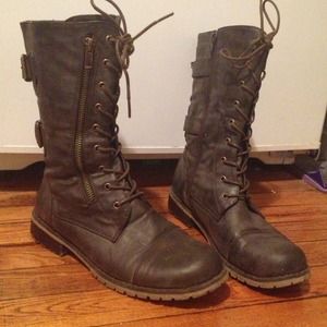 Vintage boots W/zipper on each side & strap back