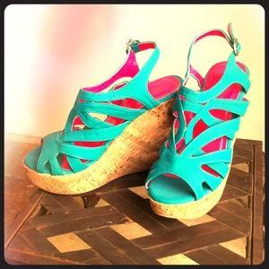 TURQUOISE STRAPPY WEDGE SHOES