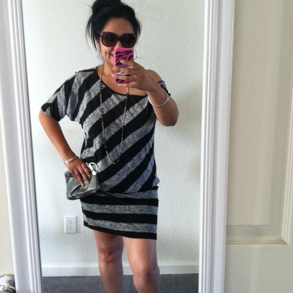 •••SOLD in bundle to @shopaholic76 ••• Dress