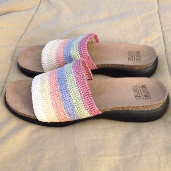 Mootsie Tootsies slide-on's size 8 1/2.