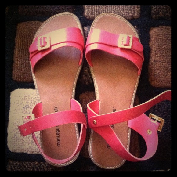 Pretty coral sandals