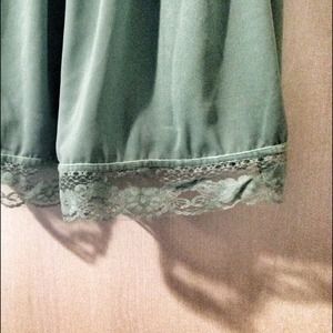 🚩Sold in bundle🚩Mint dress with beaded chest.