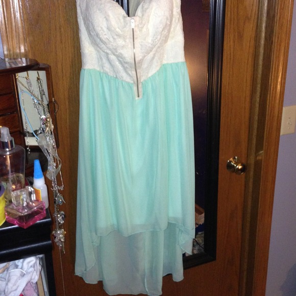 SOLD!🌻3X mint lace strapless high-low dress