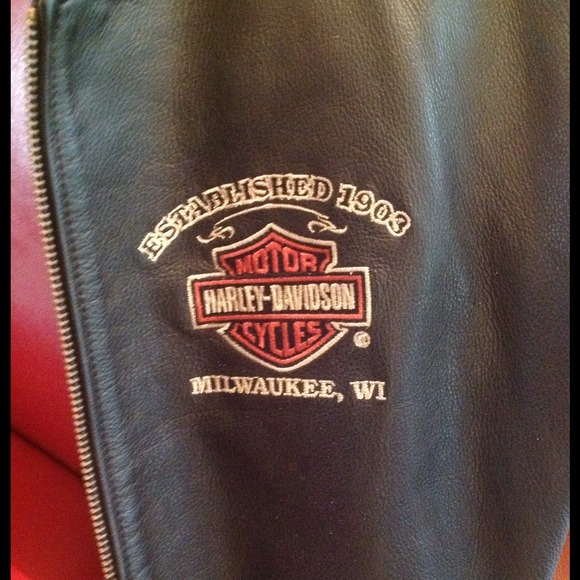 Harley Davidson Leather Jacket - Picture 2 of 2