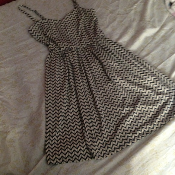💥BUNDLED💥Chevron Skater Dress