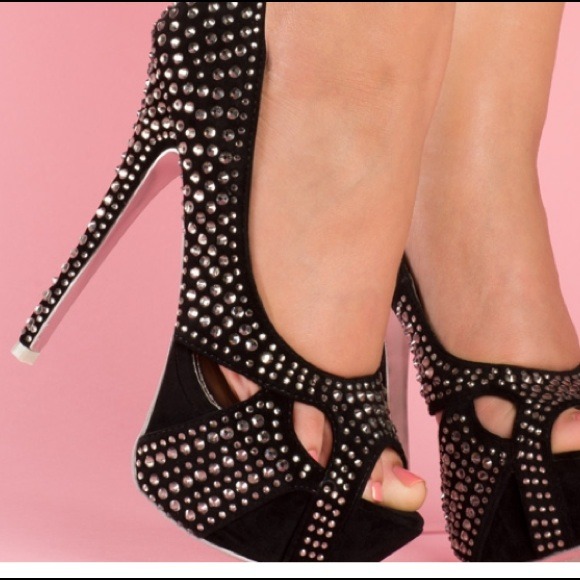 LYNDA - Picture 3 of 4