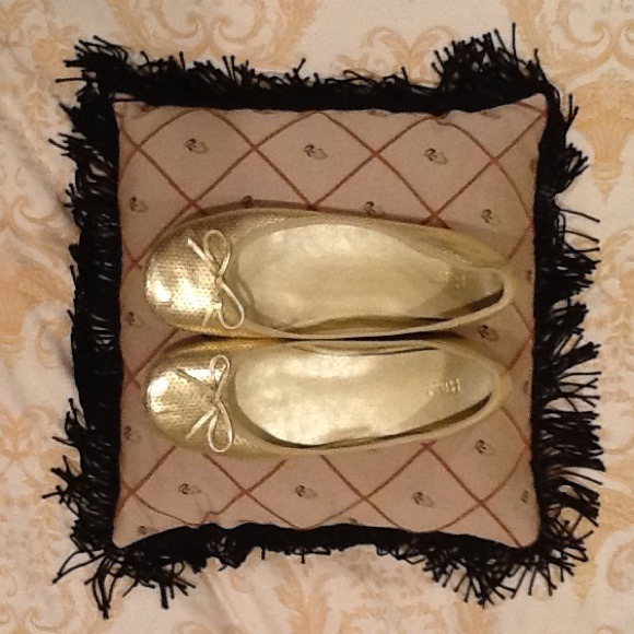 Bass gold flats / ballet type flats