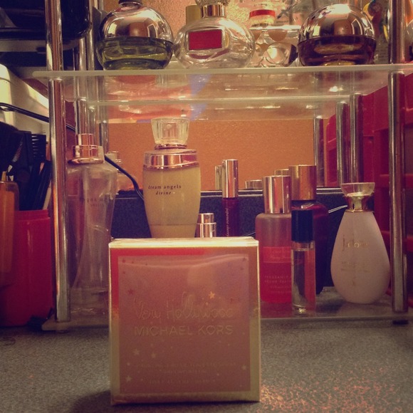 Michael kors very hollywood perfume -1.oz