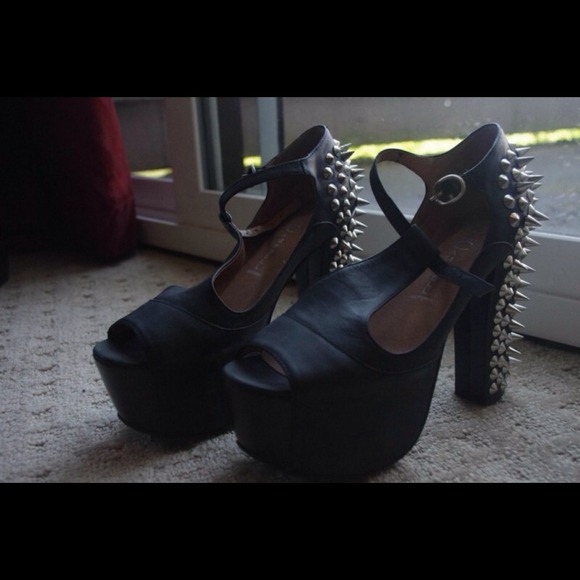 Jeffery Campbell Foxys in black leather w/spikes