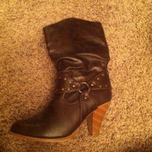 Brown boots!!