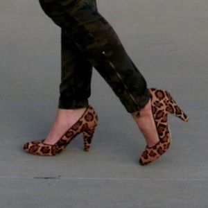 Leopard pumps