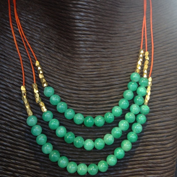 SOLD*** Beautiful hand-made jade stone necklace - Picture 2 of 2