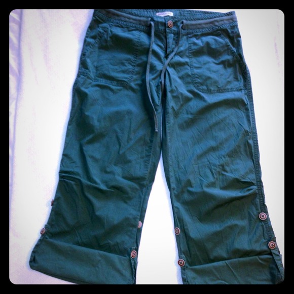 -American Rag Green Cargo Capris-