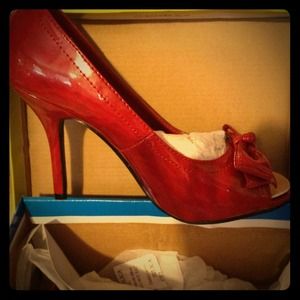 Red size 7 heels