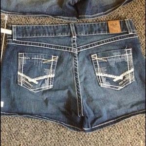 BKE Culture shorts size 34