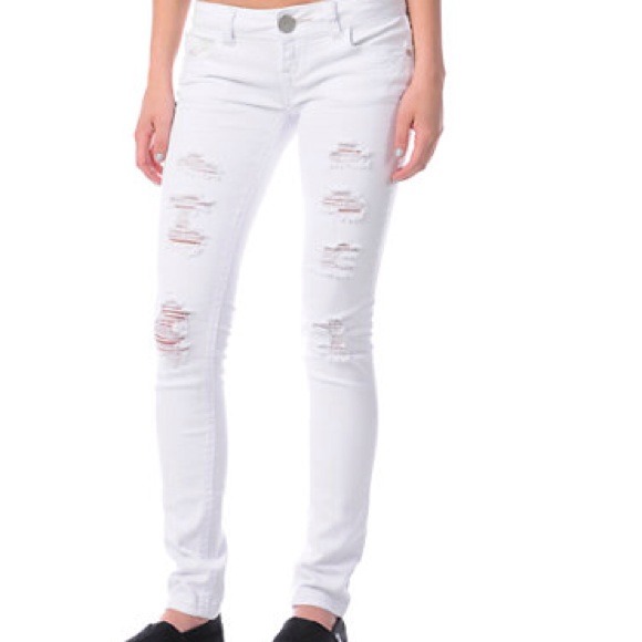 *Reserved for maivicky* Almost Famous white jeans
