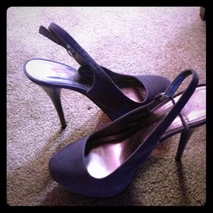 Purple platform sling-back pumps
