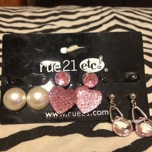*Traded* 4 pairs of earrings