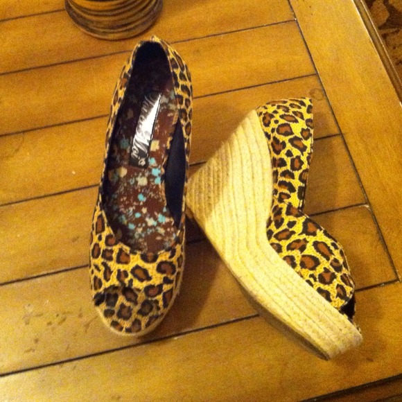 TRADED W/@loveroffashion - Picture 3 of 3