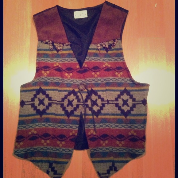 🚫SOLD🙅VINTAGE TRIBAL PRINT VEST