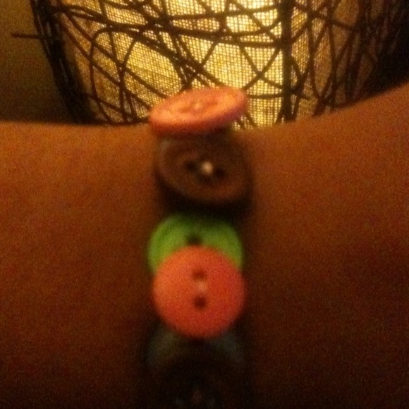 Cute Quirky and Colorful button bracelet kdsign - Picture 2 of 2