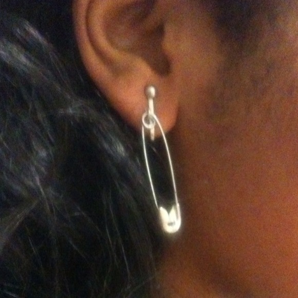 kdsign Riko's Safety Pin Jewelry Bundle - Picture 3 of 3