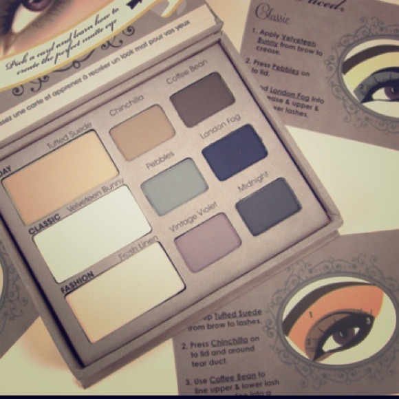 SOLD Too faced Matte palette - Picture 1 of 3