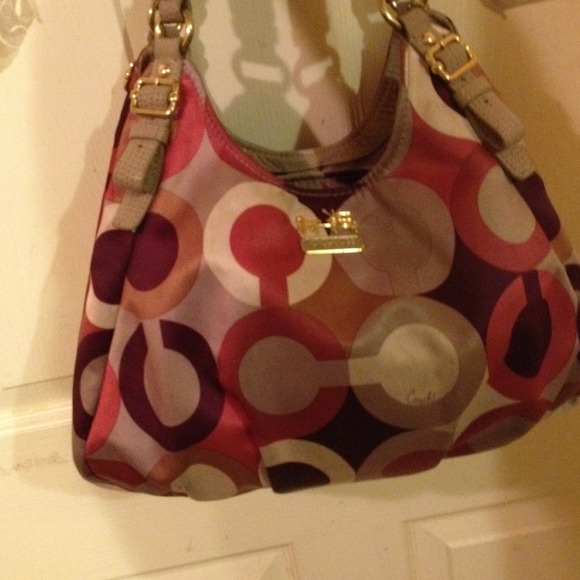 For @lwholloway 1⃣0⃣0⃣% Authentic Coach purse!❤
