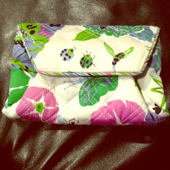 **SOLD**Limited edition Vera Bradley Sateen wallet