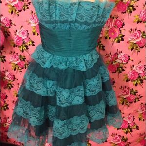 Betsey Johnson Layered Tulle Party Dress size 2