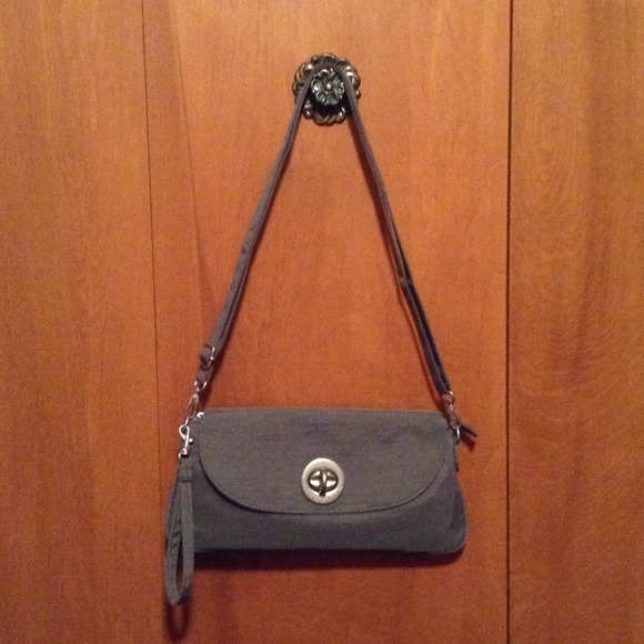 Baggallini Handbags - 🎉HOST PICK🎉Baggallini purse/optional clutch