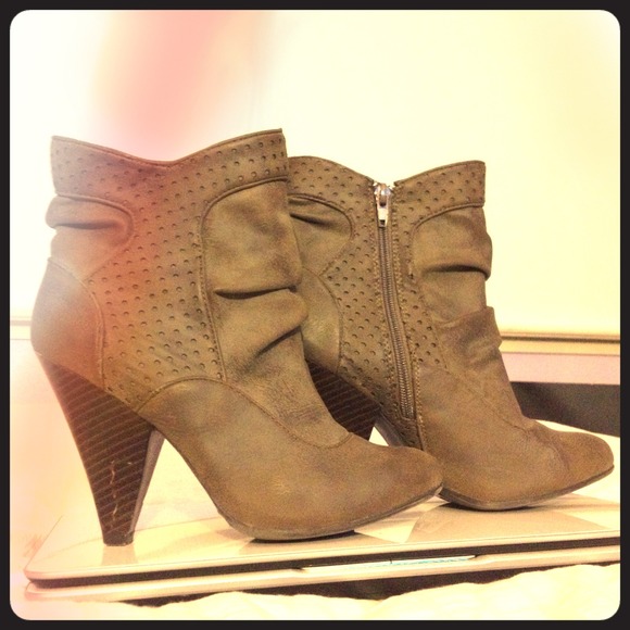 Super cute vintage heels