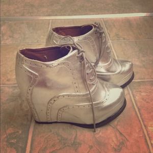 Authentic Jeffrey Campbell Bonnie Oxford Wedges