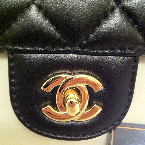 🎀Authentic CHANEL small BLACK evening bag🎀