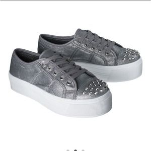 Platform studded sneakers 💛😍💚