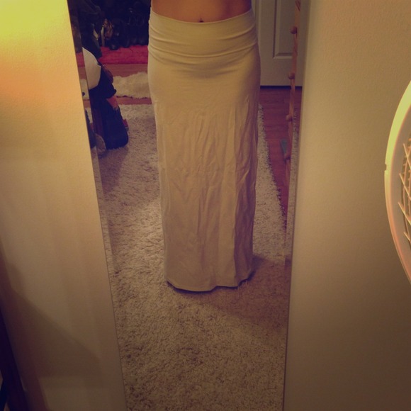 Brand NWT Patagonia maxi skirt. Traded @amylynnk