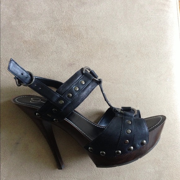 Jessica Simpson sandal