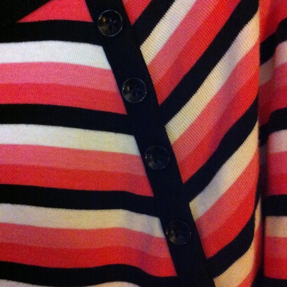 Cute striped and button top - Jones NY - Picture 2 of 2
