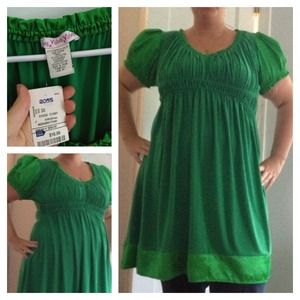 🚫Hold Until Wed 5/29🚫 Green Dress, Vera,& VS Bag