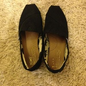 Black toms. Size 6.5.