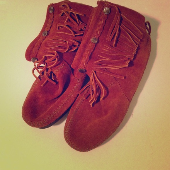 BUNDLE Minnetonka Moccasins & Green button down