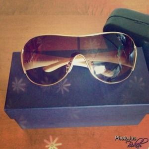Authentic Prada sunnies☺😎💝